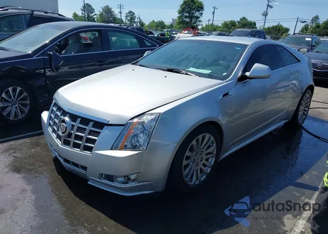 2013 Cadillac Cts Performance z USA, uszkodzony, nr VIN 1G6DJ1E37D0138814
